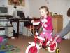 Martinka jede na kole :-)