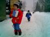 Děti ťapají ve sněhu - mobilní fotka :-)