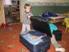 Vojtek rozbaluje moje kufry ;-)